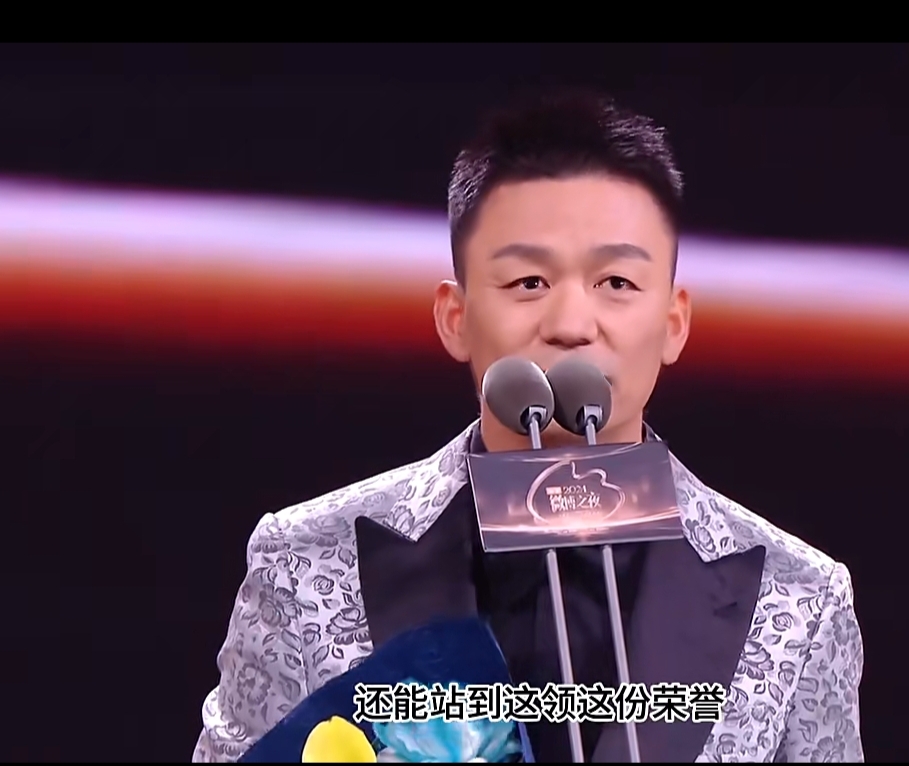 Kaiyun(中国)开云-包含精彩瞬间：王强最后时刻投中三分，点亮现场气氛的词条