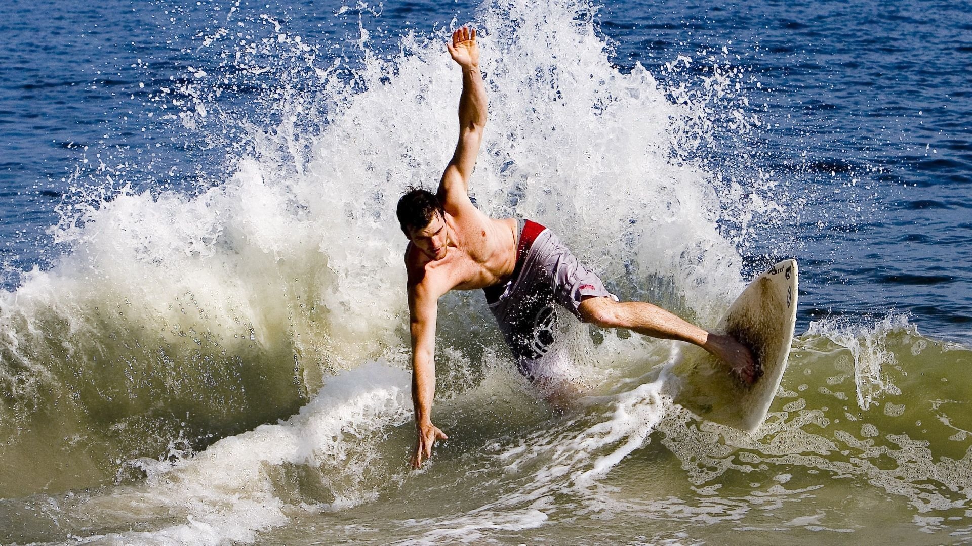 山地自行车极速赛，感受风驰电掣的快感，山地自行车赛视频